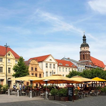 *Central_50M2_Kitchen_Washer_Netflix_Parking Cottbus Exterior photo