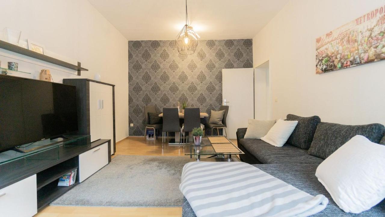 *Central_50M2_Kitchen_Washer_Netflix_Parking Cottbus Exterior photo
